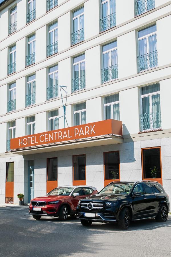 Hotel Central Park 波杰布拉迪 外观 照片