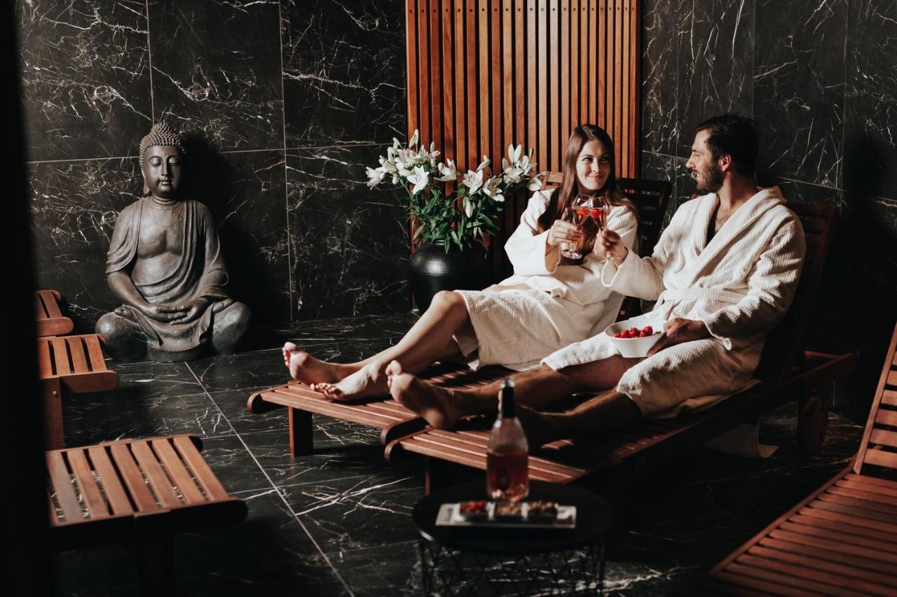 Hotel Central Park 波杰布拉迪 外观 照片